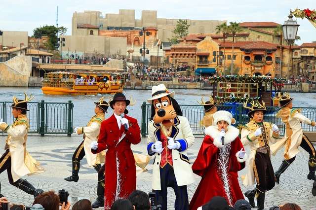 超人気ハーバーショー「イッツ・クリスマスタイム！」☆(C) Disney