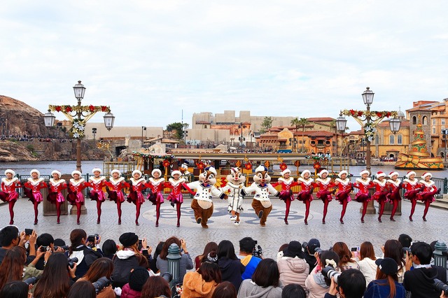 超人気ハーバーショー「イッツ・クリスマスタイム！」☆(C) Disney