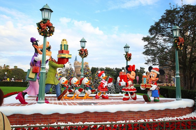 クリスマスデコレーションも登場☆(C) Disney