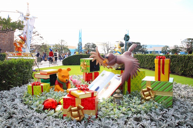 クリスマスデコレーションも登場☆(C) Disney