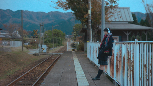 キリン 午後の紅茶新CM「あいたいって、あたためたいだ。18冬」篇