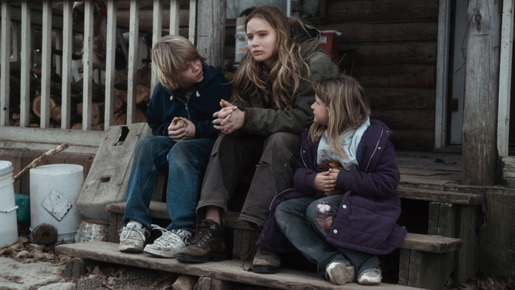 『ウィンターズ・ボーン』 -(C) 2010 Winter's Bone Productions LLC. All Rights Reserved.