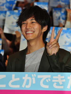 『僕たちは世界を変えることができない。』初日舞台挨拶