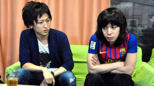 『僕たちは世界を変えることができない。』葉田甲太×峯田和伸　photo：Naoki Kurozu