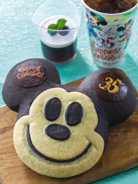 35周年の思い出がギュッ！フィナーレグッズの数々が熱い！(C) Disney