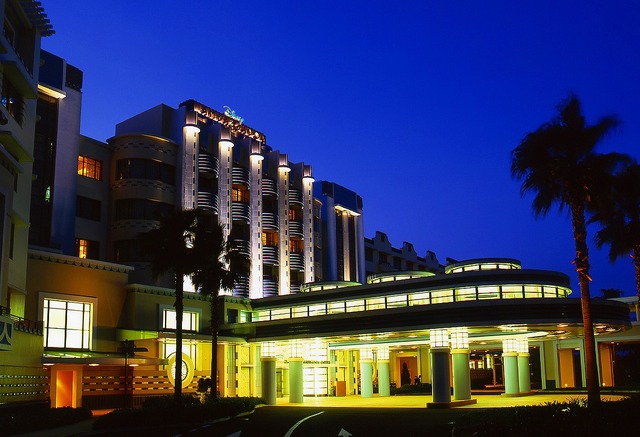 ディズニーアンバサダーホテル外観☆ (C) Disney/Pixar