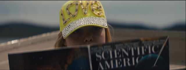 『孤独なふりした世界で』場面写真