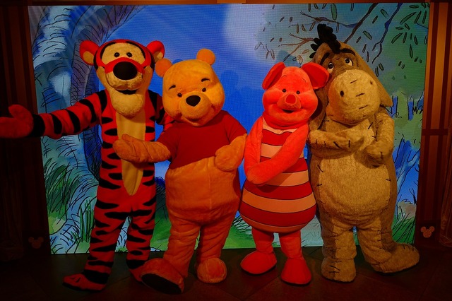 取材協力：香港ディズニーランド・リゾート　As to Disney artwork, logos and properties： (C) Disney