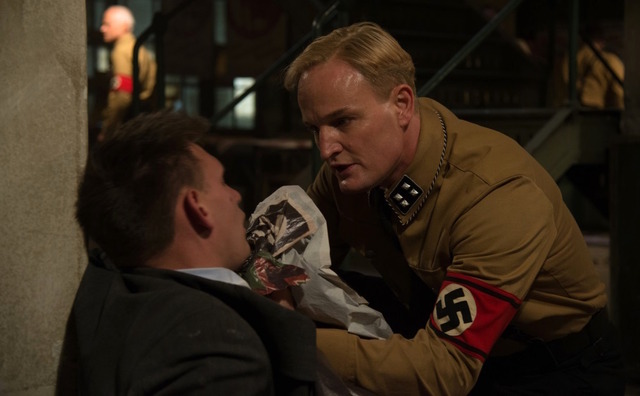 『ナチス第三の男』　(C)LEGENDE FILMS - RED CROWN PRODUCTIO NS - MARS FILMS - FRANCE 2 CINEMA - CARMEL - C2M PRODUCTIONS - HHHH LIMITED - NEXUS FACTORY - BNPP ARIBAS FORTIS FILM FINANCE.