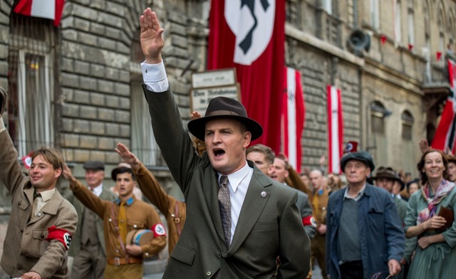 『ナチス第三の男』　(C)LEGENDE FILMS - RED CROWN PRODUCTIO NS - MARS FILMS - FRANCE 2 CINEMA - CARMEL - C2M PRODUCTIONS - HHHH LIMITED - NEXUS FACTORY - BNPP ARIBAS FORTIS FILM FINANCE.