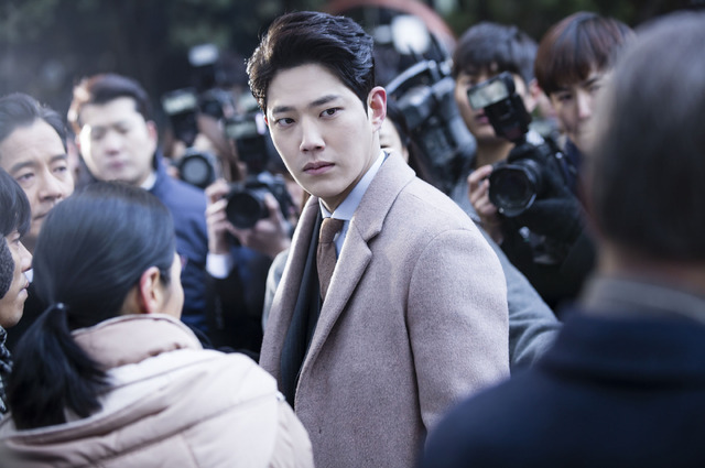 ★「法廷プリンス -イ判サ判-」（C）SBS