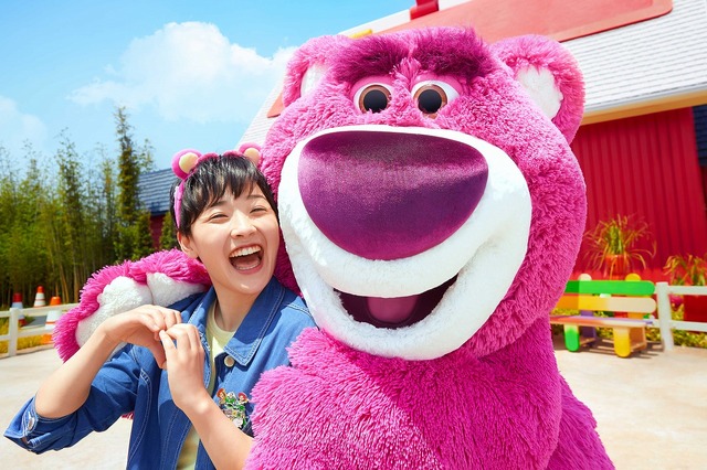 初の年間パスポートを発売して魅力倍増の上海ディズニー☆As to Disney artwork, logos and properties： (C) Disney