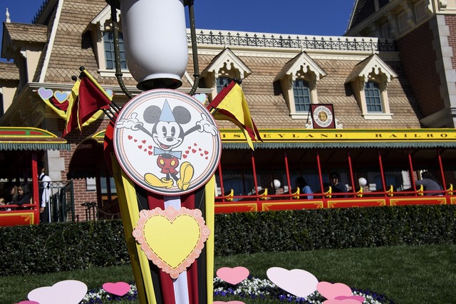 開催中「Get Your Ears On - A Mickey and Minnie Celebration」☆As to Disney artwork, logos and properties： (C) Disney