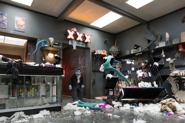 『パペット大騒査線 追憶の紫影』（C） 2018 STX PRODUCTIONS, LLC. All Rights Reserved.　