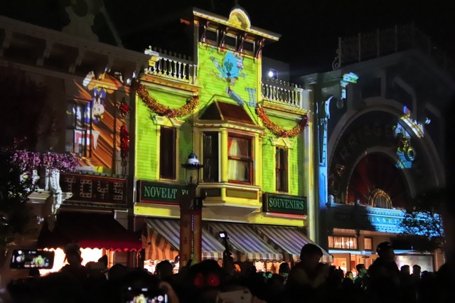 取材協力：香港ディズニーランド・リゾート As to Disney artwork, logos and properties： (C) Disney