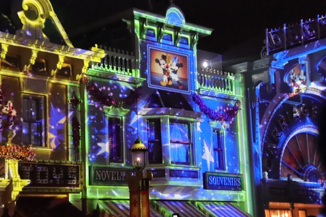 取材協力：香港ディズニーランド・リゾート As to Disney artwork, logos and properties： (C) Disney