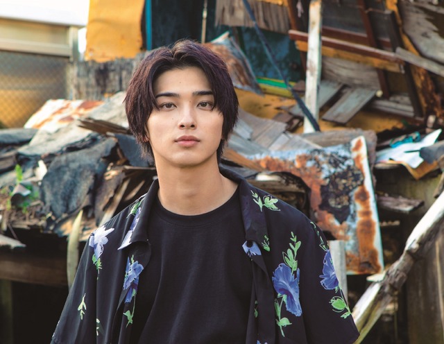 横浜流星写真集「流麗」／（C）KADOKAWA