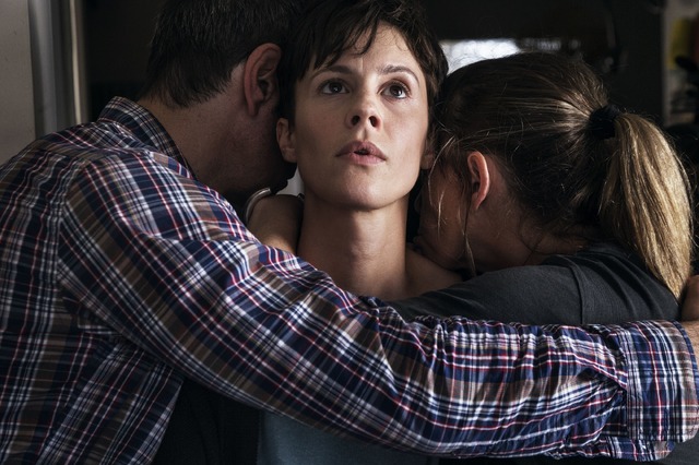 『彼女は笑う』