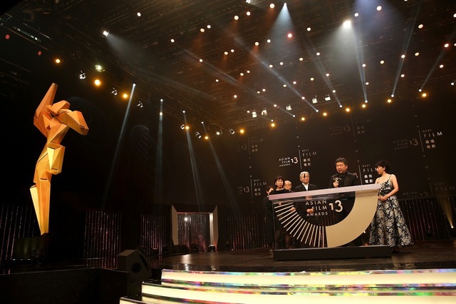 『万引き家族』アジア・フィルム・アワード　（C）2018フジテレビジョン　ギャガ　AOI Pro.