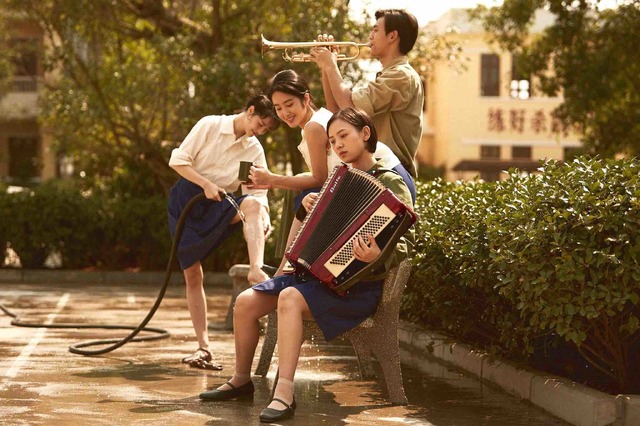 『芳華-Youth-』　（C）2017 Zhejiang Dongyang Mayla Media Co., Ltd Huayi Brothers Pictures Limited IQiyi Motion Pictures(Beijing) Co., Ltd Beijing Sparkle Roll Media Corporation Beijing Jingxi Culture&Tourism Co., Ltd All rights reserved