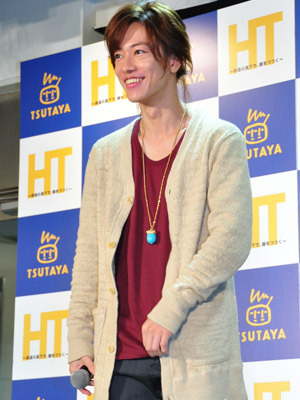「HT 〜赤道の真下で鍋をつつく〜」　佐藤健