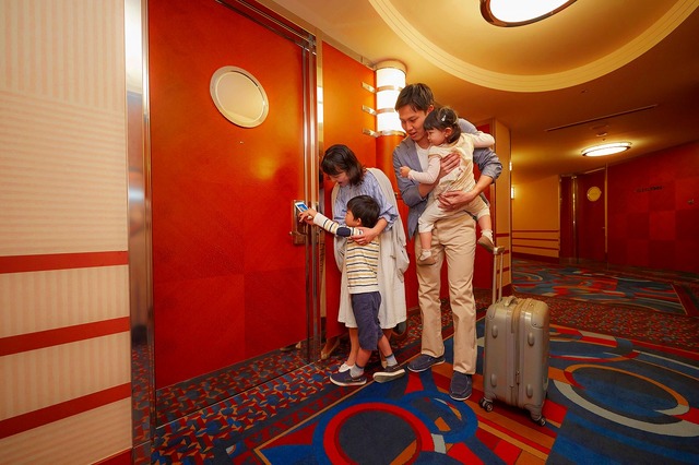 ※取材時の状況に基づいて記事化しています。ショー内容など異なる場合もあります。また紹介したイベント、メニューなどすべての情報は予告なく変更になる場合があります。詳細は公式サイトを参照ください。(C) Disney