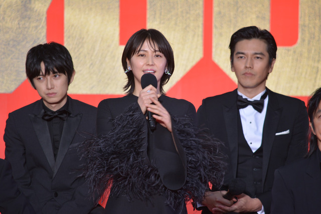 山崎賢人ら『キングダム』Wプレミアに登場！吉沢亮＆本郷奏多は“顔”の褒め合い合戦