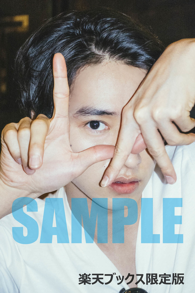 山崎賢人写真集「KENTO YAMAZAKI」（C）KADOKAWA