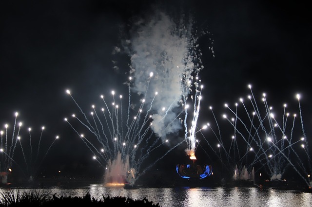 海外ディズニー 今夏終了の花火ショーを4月10日午前に生中継 Cinemacafe Net