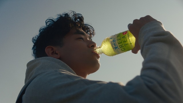 新TV-CM 「天然水GREEN TEA クリーンでグリーン」篇