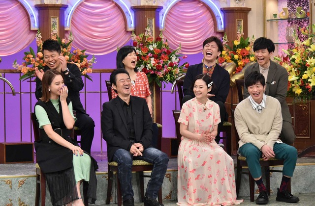 「行列のできる法律相談所」 (C) NTV