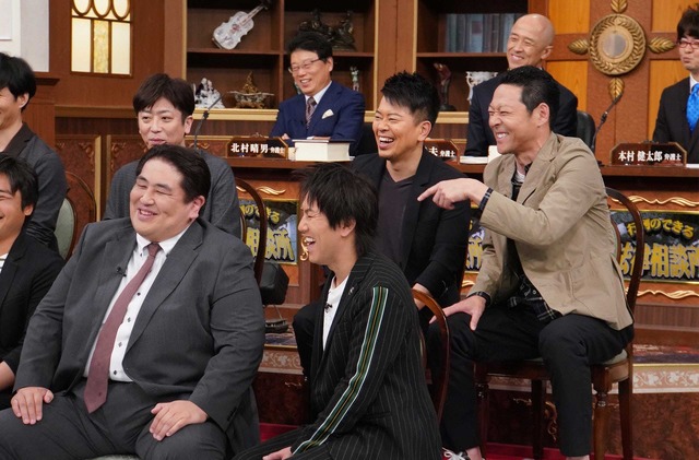 「行列のできる法律相談所」 (C) NTV