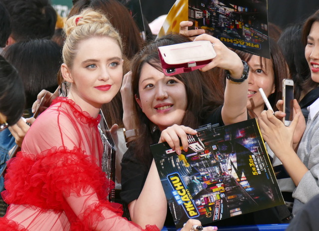 映画『名探偵ピカチュウ』ワールドプレミア“稲妻”イエローカーペットキャスリン・ニュートン