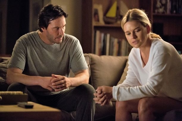 『レプリカズ』 配給：ショウゲート (C)2017 RIVERSTONE PICTURES (REPLICAS) LIMITED. All Rights Reserved.