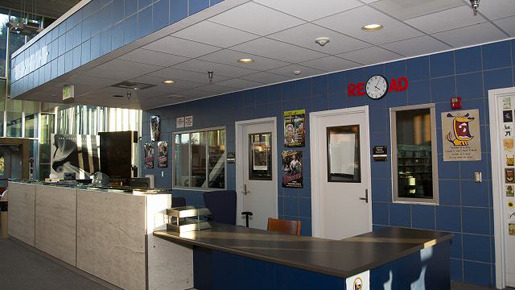 図書室　-(C) KAORI SUZUKI