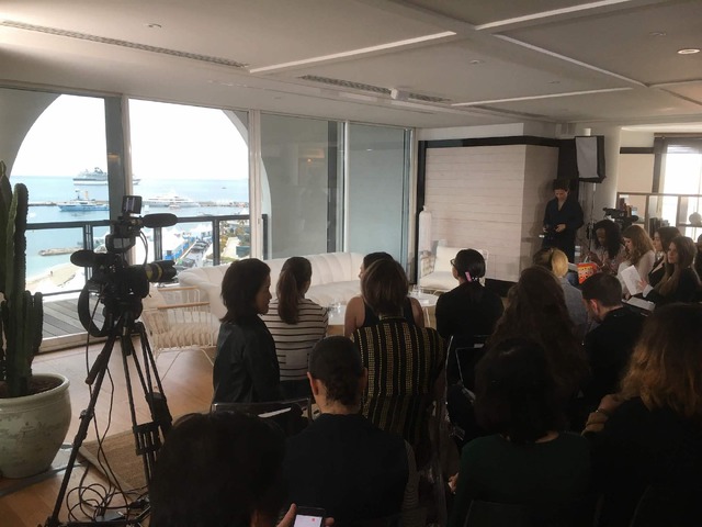 WOMAN IN MOTION会場