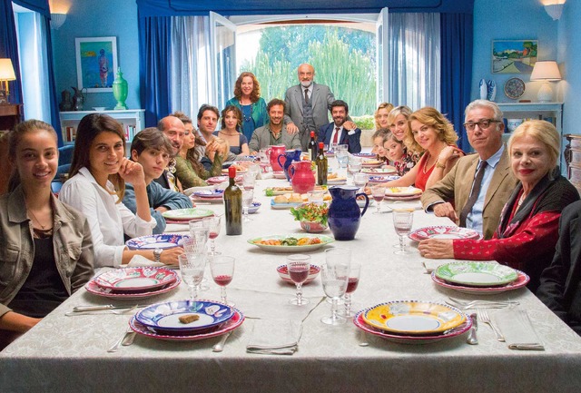 『家族にサルーテ！イスキア島は大騒動』 (C) 2018 Lotus Production e 3 Marys Entertainment