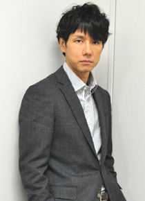 『CUT』西島秀俊　photo：Naoki Kurozu