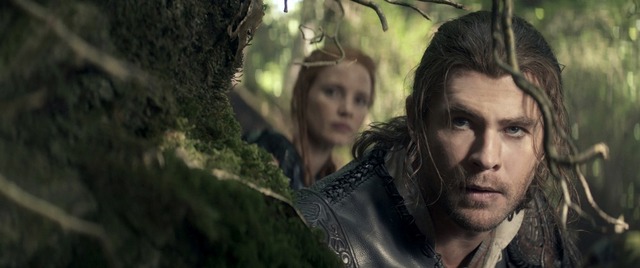 『スノーホワイト／氷の王国』(C) Universal Pictures