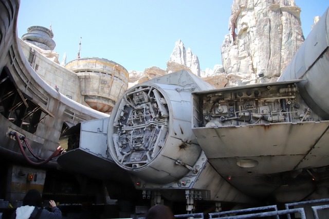 取材協力：ディズニー・ディスティネーション・インターナショナル