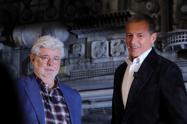 取材協力：ディズニー・ディスティネーション・インターナショナル (C) Disney/Lucasfilm Ltd. (C) & TM Lucasfilm Ltd.As to Disney artwork, logos and properties： (C) Disney