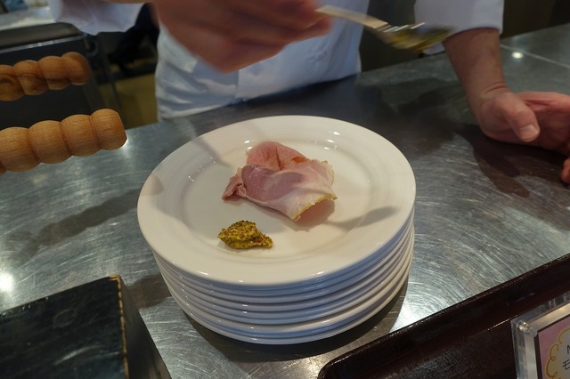 「ザ パーク フロント ホテル アット ユニバーサル・スタジオ・ジャパン」の期間限定メニュー