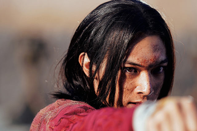 『映画 キングダム 写真集 -THE MAKING-』(C)原泰久／集英社　(C)2019 映画「キングダム」製作委員会