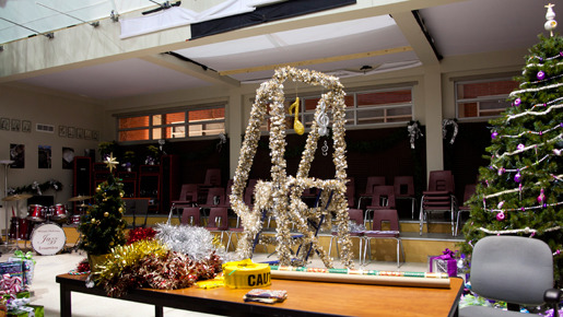 クリスマス仕様の撮影現場より -(C) KAORI SUZUKI