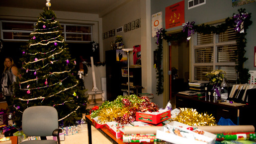 クリスマス仕様の撮影現場より　-(C) KAORI SUZUKI