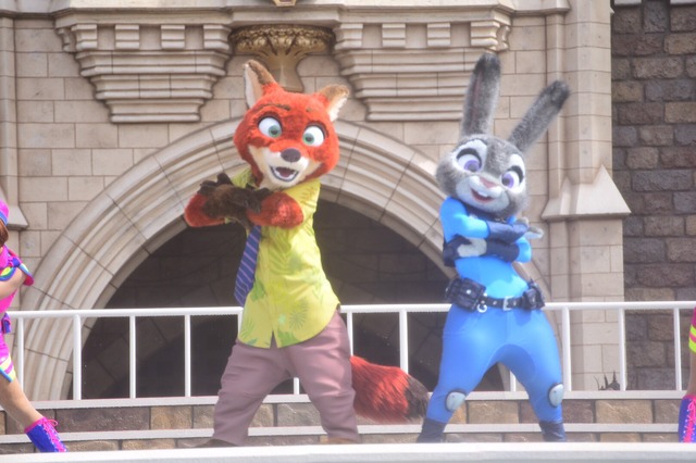 新エンターテイメントプログラム「ジュディとニックのジャンピン・スプラッシュ」