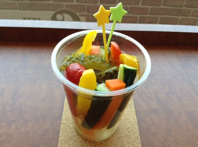 沖縄と言えばゴーヤゴーヤ入りピクルス480円