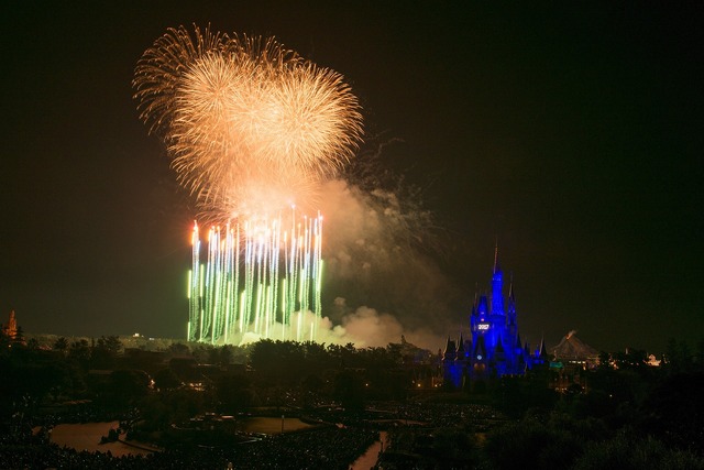 今年の一般販売は二段階制採用☆(C) Disney