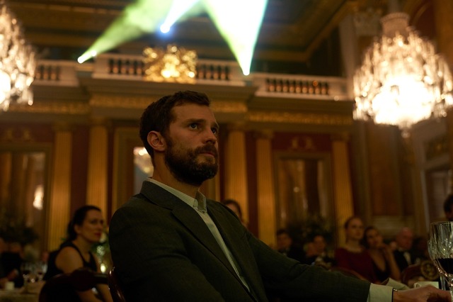 『プライベート・ウォー』　（C）2018 APW Film, LLC. ALL RIGHTS RESERVED