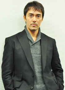 『麒麟の翼〜劇場版・新参者〜』　阿部寛　photo：Naoki Kurozu